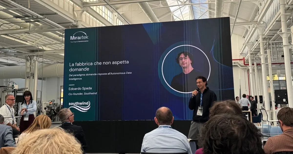 Edoardo Spada sul palco del MADE